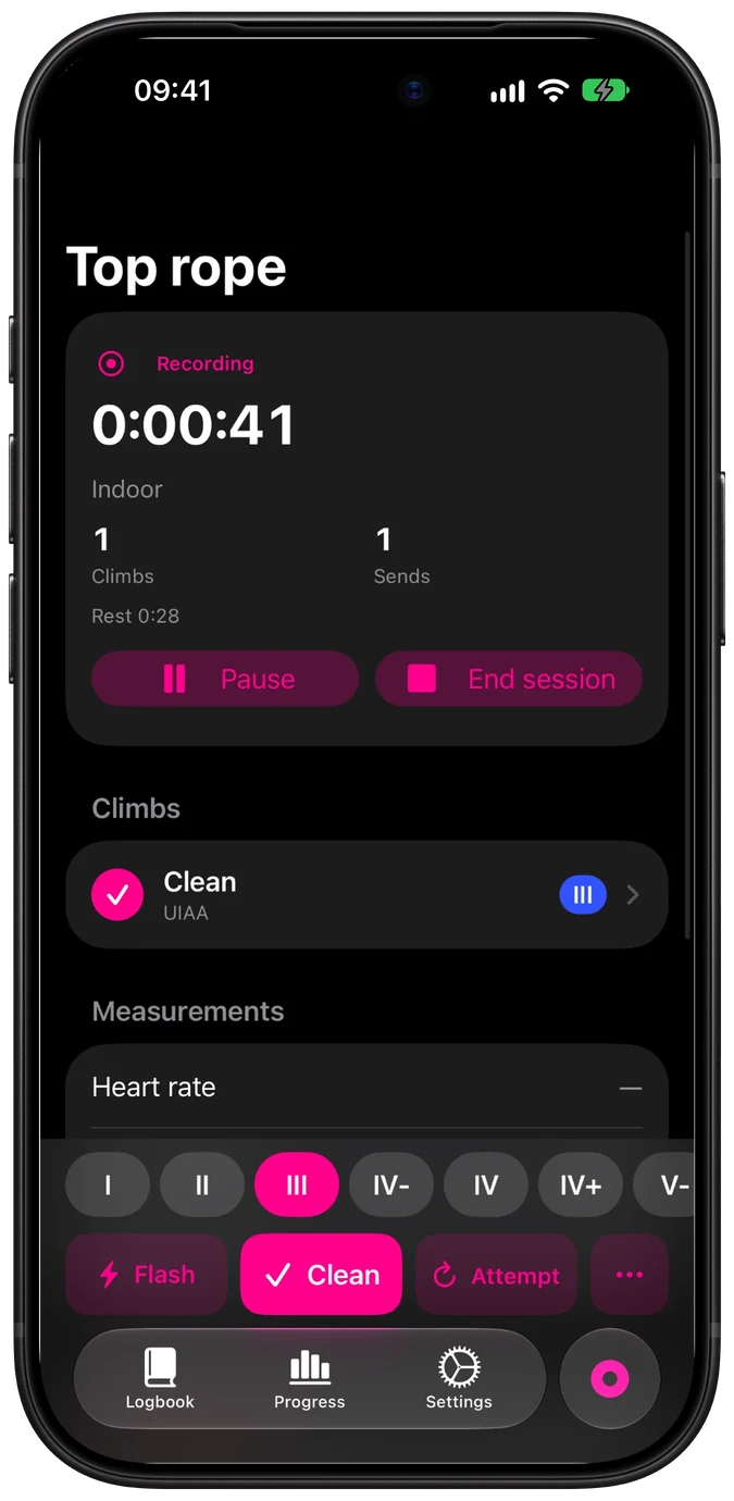 Recording on iPhone with grade buttons and Flash, Clean and Attempt result buttons